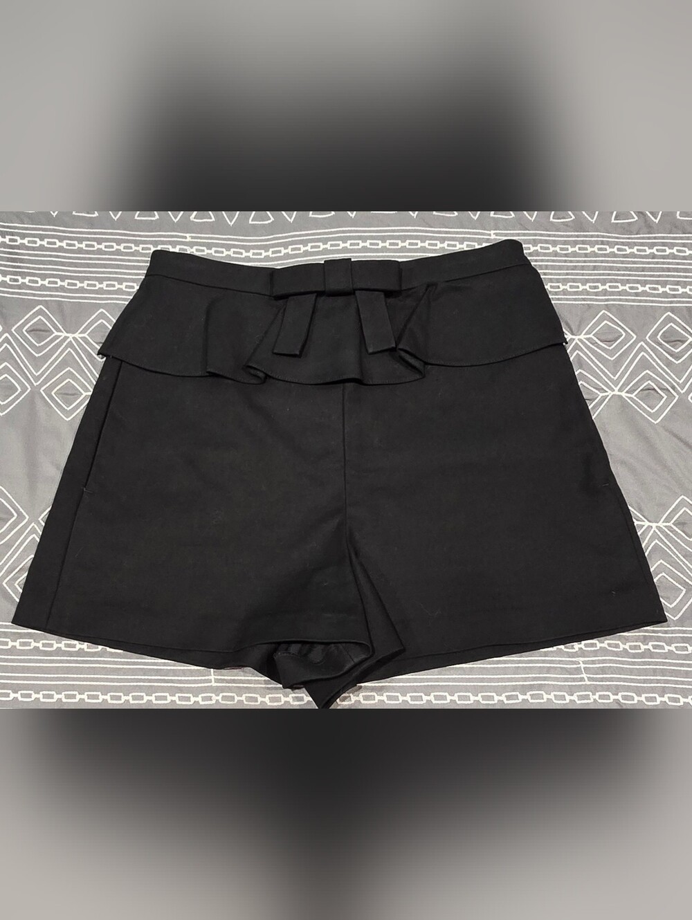 Red Valentino High Waisted Bow And Rifle Detailed Shorts Size 40(US 4)